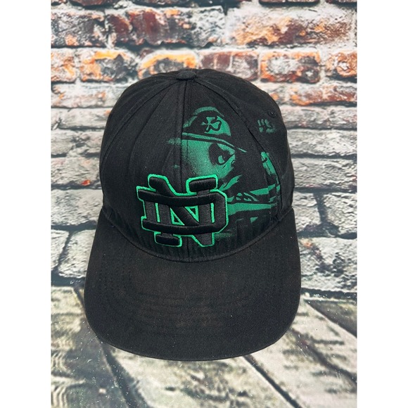 Top of the World Other - Notre Dame Fighting Irish "Fighting Leprechaun" Graphic Baseball Cap  M/L‎